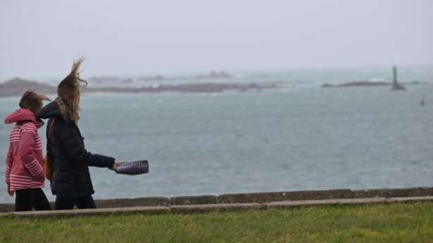 சீரற்ற வானிலை தொடர்கிறது!!